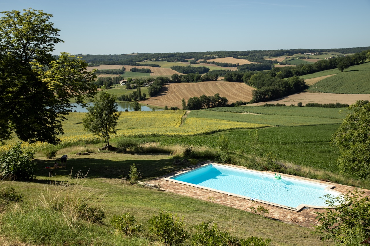 The house, garden and views — photo 24